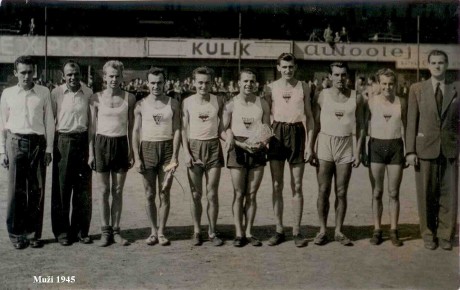 Družstvo mužů 1945