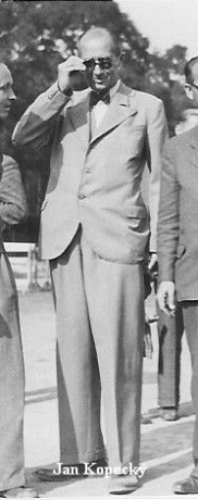 1920: Prof. Jan Kopecký