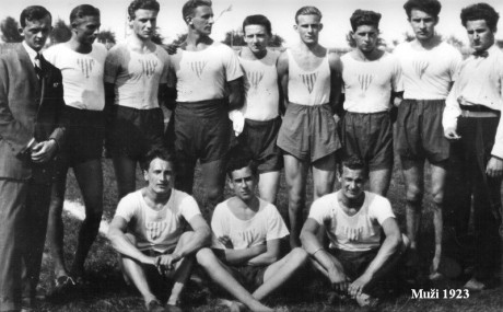 Družstvo mužů 1923