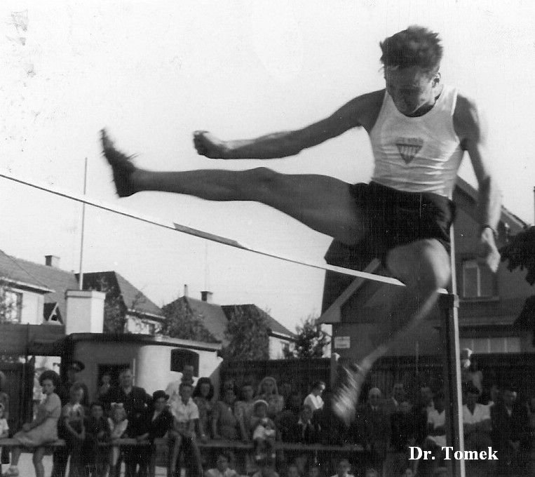 1938: Dr. Tomek