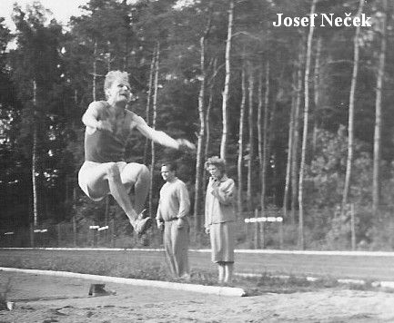 1955: Josef Neček